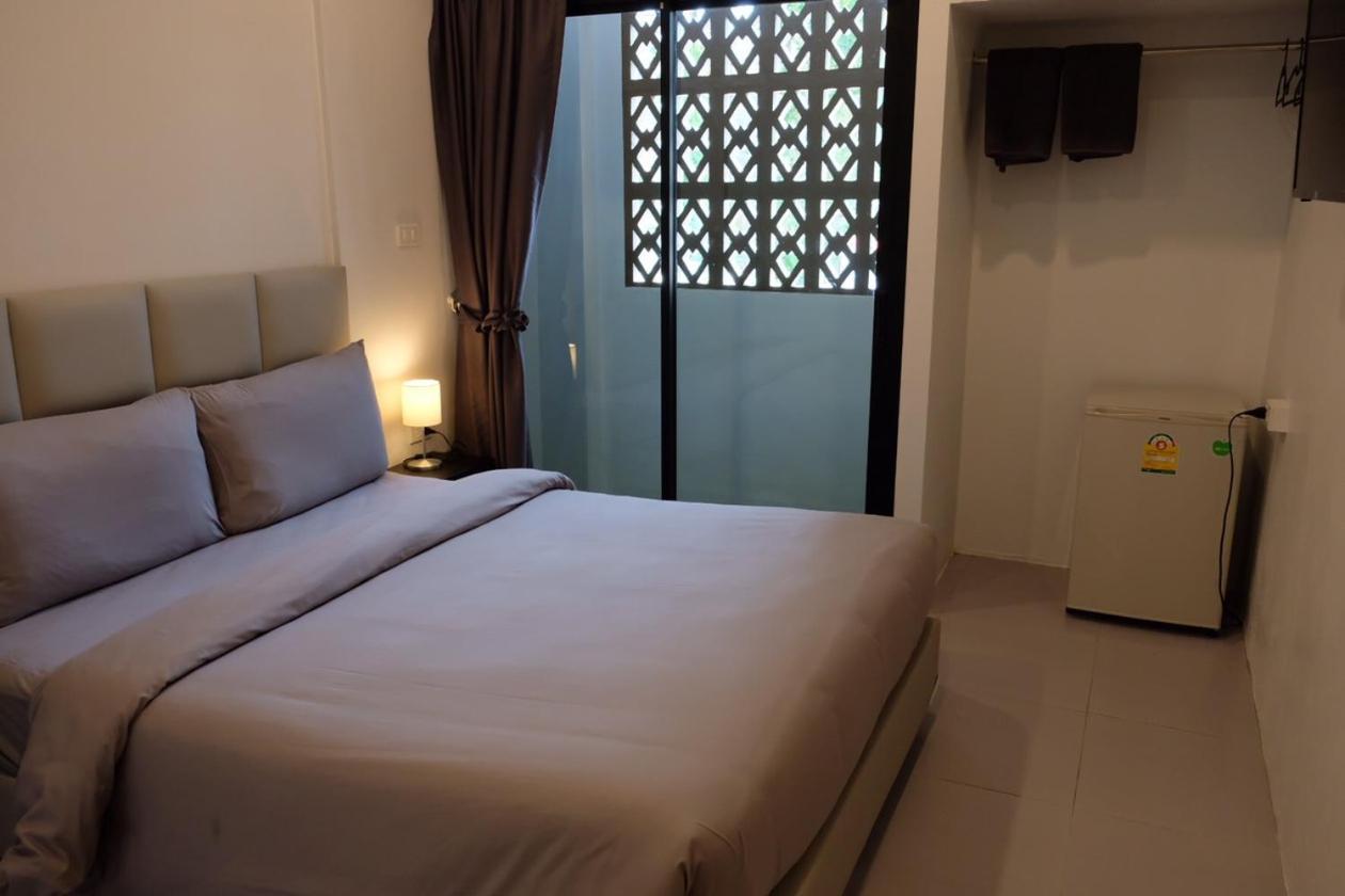 Minimal House Patong (Adults Only) Hostel Exterior photo