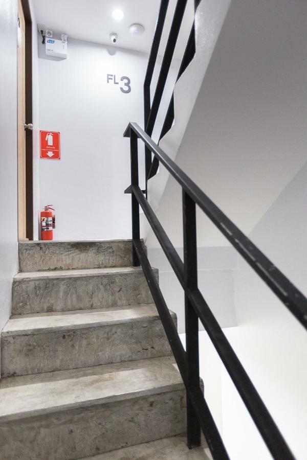 Minimal House Patong (Adults Only) Hostel Exterior photo