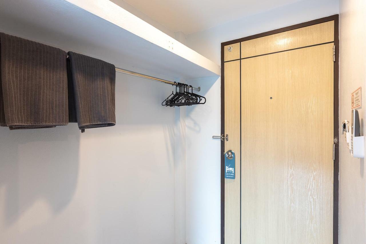 Minimal House Patong (Adults Only) Hostel Exterior photo