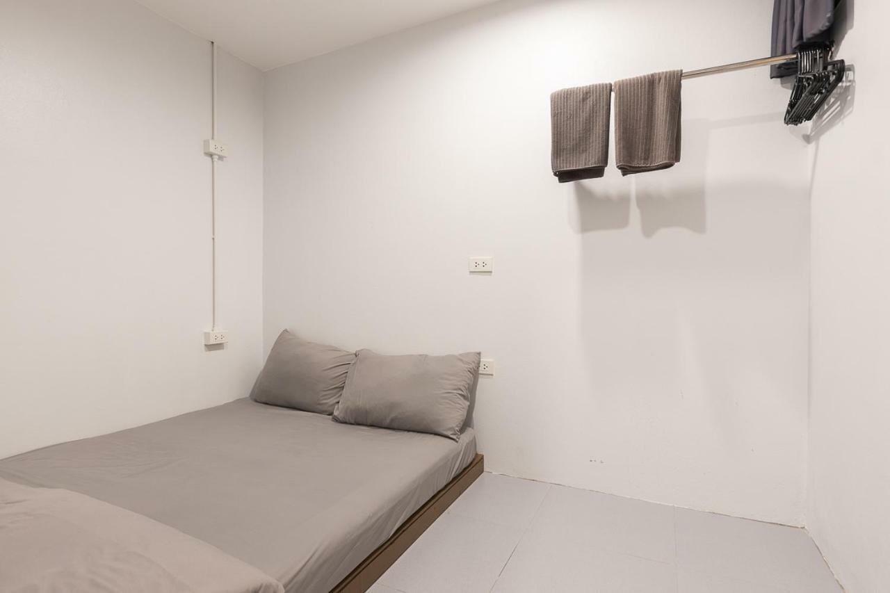 Minimal House Patong (Adults Only) Hostel Exterior photo