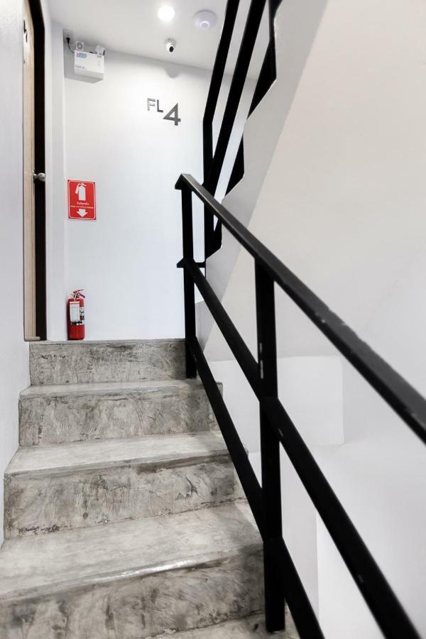 Minimal House Patong (Adults Only) Hostel Exterior photo