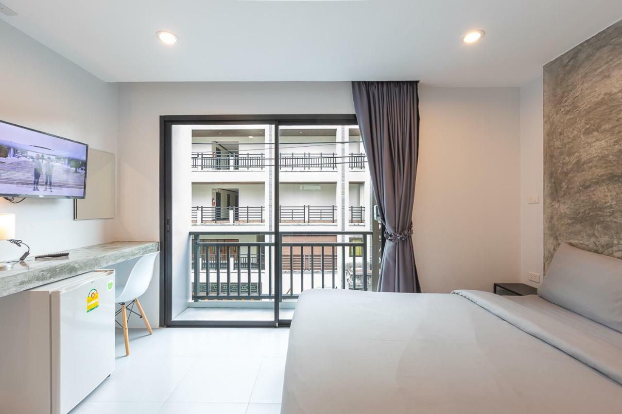 Minimal House Patong (Adults Only) Hostel Exterior photo