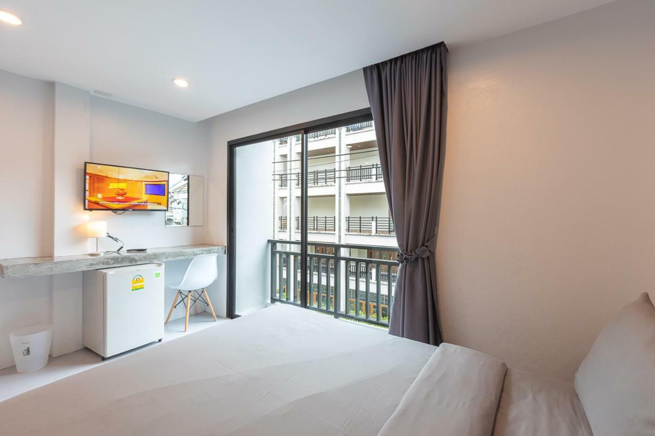Minimal House Patong (Adults Only) Hostel Exterior photo