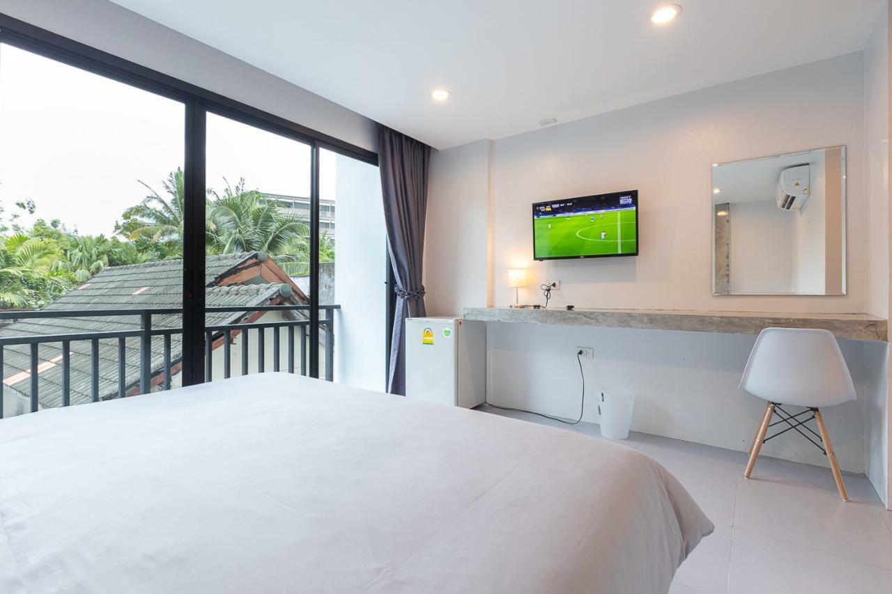 Minimal House Patong (Adults Only) Hostel Exterior photo
