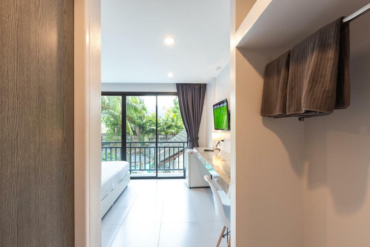 Minimal House Patong (Adults Only) Hostel Exterior photo