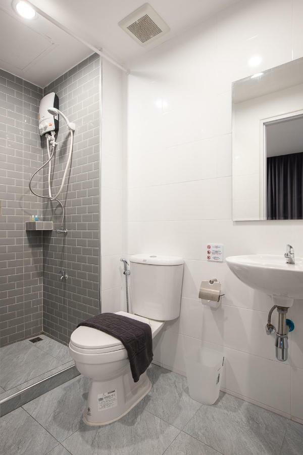 Minimal House Patong (Adults Only) Hostel Exterior photo