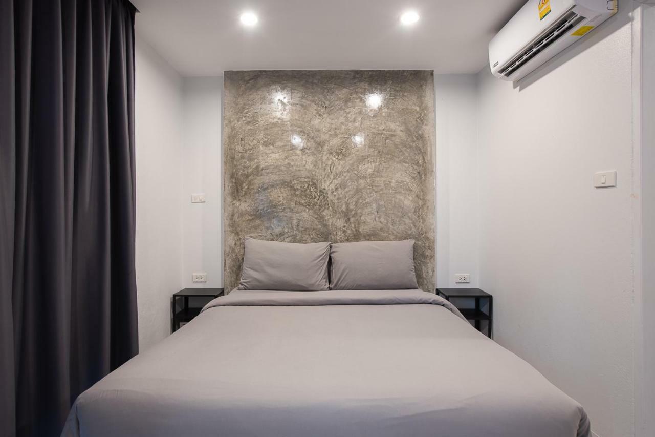 Minimal House Patong (Adults Only) Hostel Exterior photo