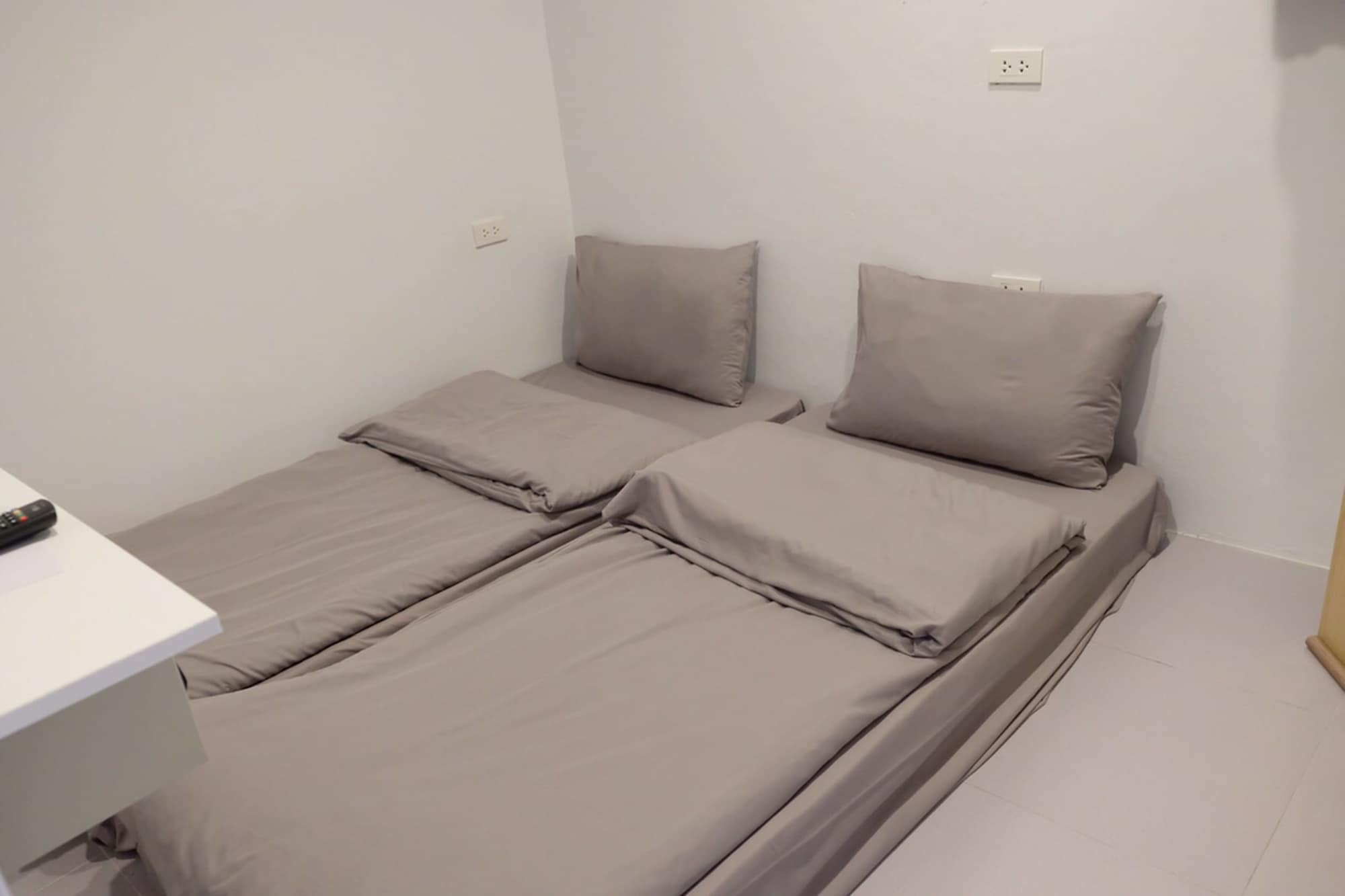 Minimal House Patong (Adults Only) Hostel Exterior photo